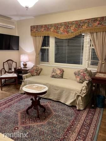 Building Photo - 1 br, 1 bath Condo - 375 Mount Auburn St