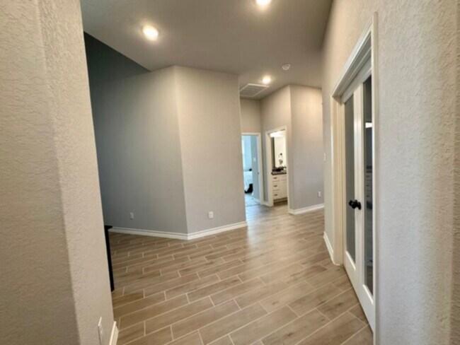 Building Photo - 139 Katy Way
