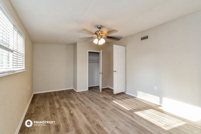 Building Photo - 1830 Diamond Dr