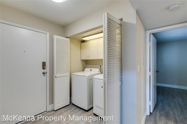 Foto del edificio - 2 br, 2 bath House - 2210 E University Ave...