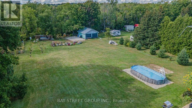 Photo du bâtiment - 9360 Wellington Rd 124