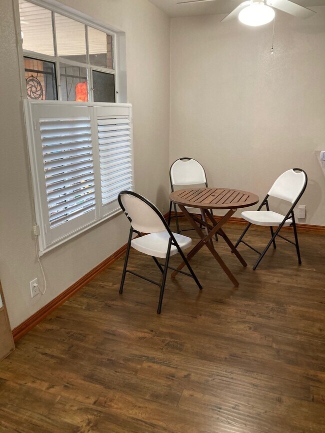 Foto del edificio - 6405 Linda Ln