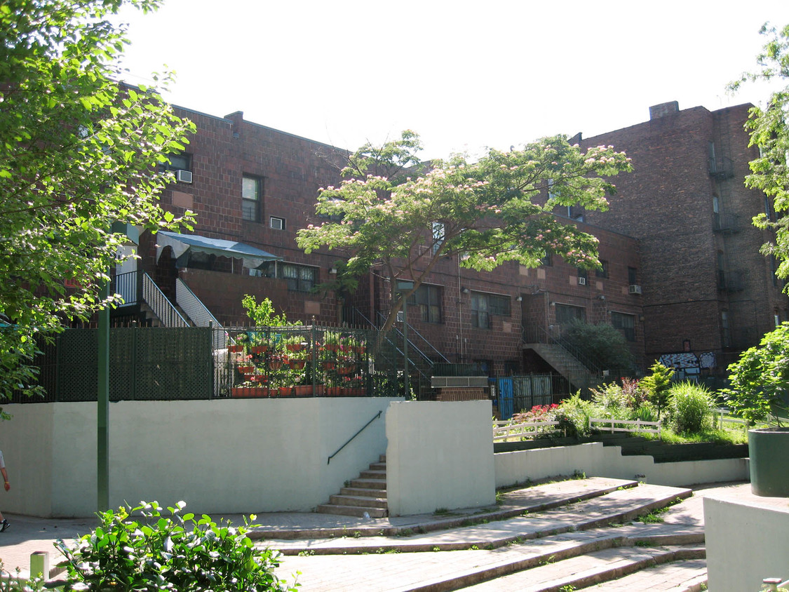 Primary Photo - Plaza Borinquen