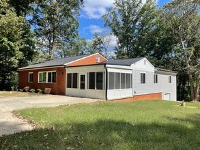 Building Photo - 612 Crestview Church Rd