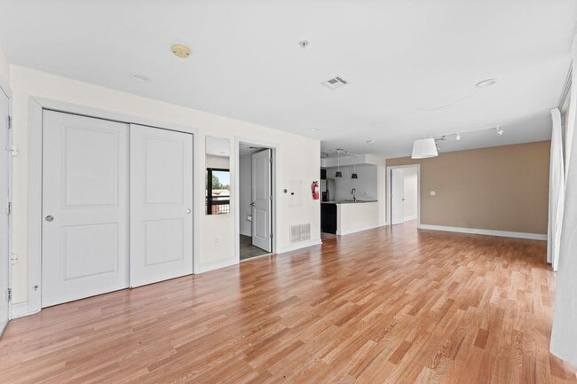 Building Photo - 125 70th St