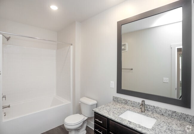 1BR, 1BA - 800 SF - Charlestown on the Monon