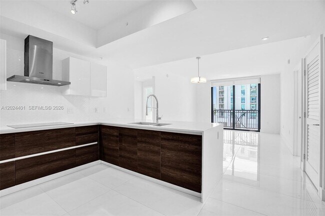 Foto del edificio - 301 Altara Ave
