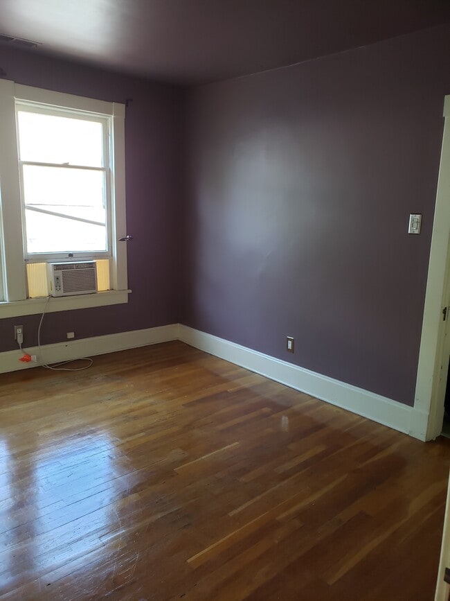 Building Photo - 505 Walter St SE