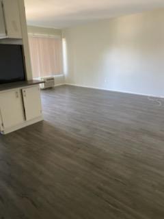 Building Photo - 6251 Reseda Blvd