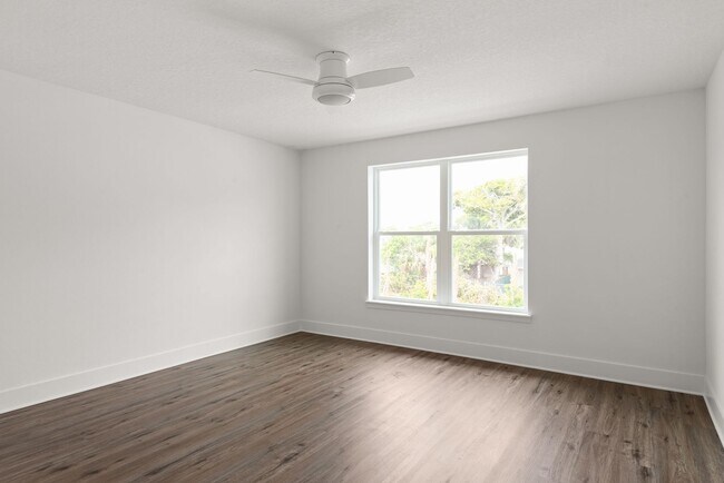 Foto del edificio - BRAND NEW!! 3 bedroom 2.5 bath Daytona Bea...