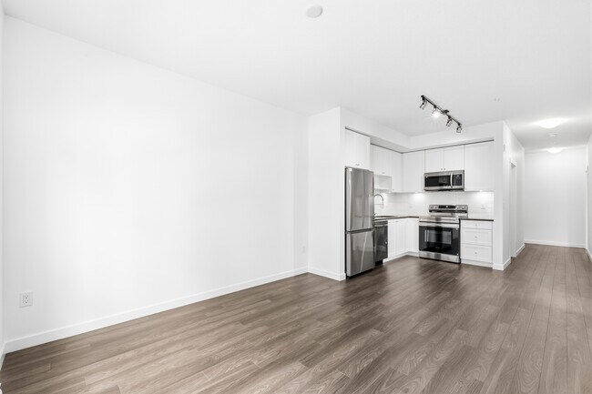 Photo du bâtiment - 15735-15735 85 Ave