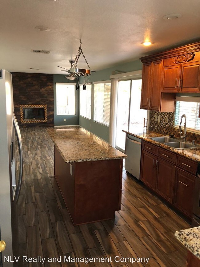Building Photo - 4 br, 2.5 bath House - 4607 Reliant