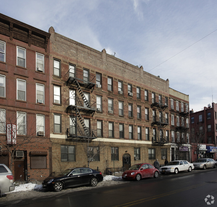 125 Greenpoint, ¡alejado - 125 Greenpoint Ave