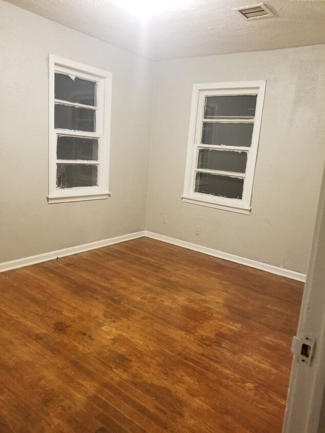 Primary Photo - 3 Bed 1 bath