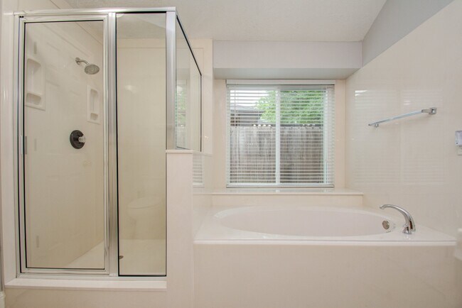 Building Photo - 13639 Harpers Bridge Dr