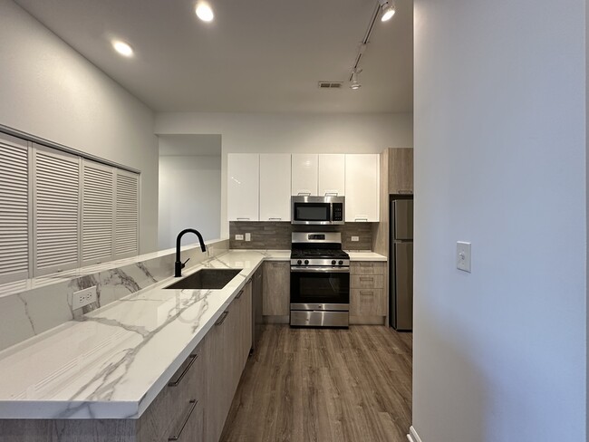 Building Photo - 2550 S Wabash Ave