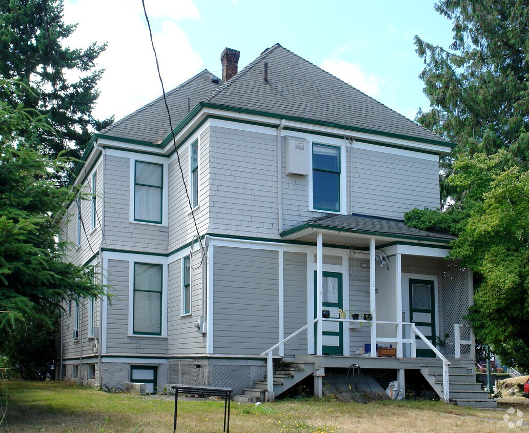 Building Photo - 3223 6th Ave