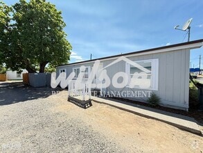 Building Photo - 908 W Washington Ave