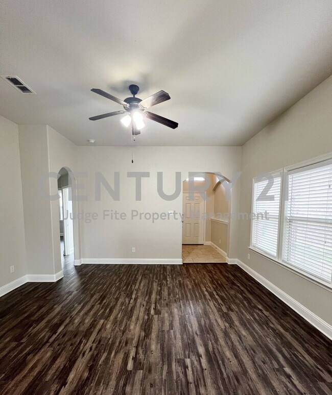 Building Photo - Beautiful 3/2/2 in Primrose Crossing in Cr...