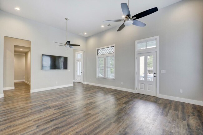 Foto del edificio - 901 Shoal Cliff Ct