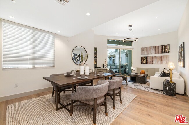 Foto del edificio - 130 S Sepulveda Blvd