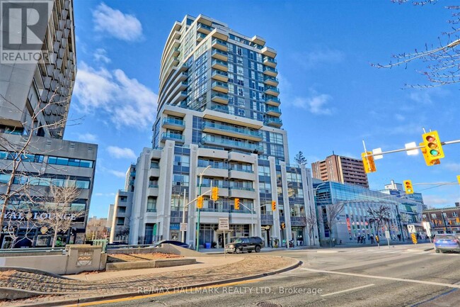 Building Photo - 736-1736 Spadina Ave.