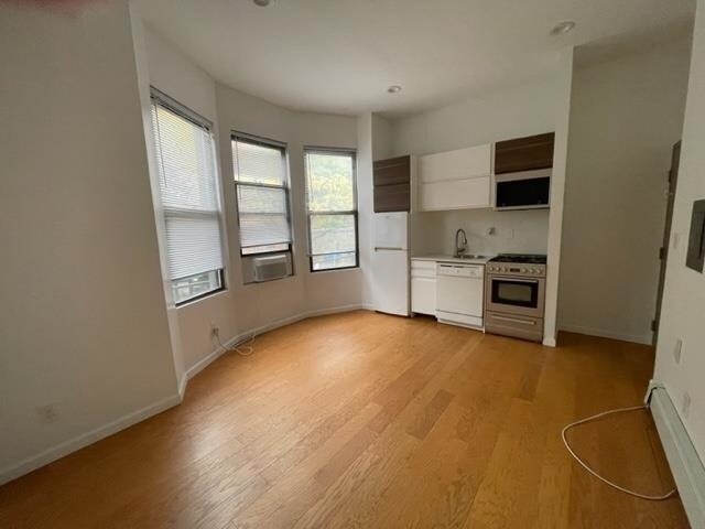 Foto del edificio - 193 Ogden Ave.