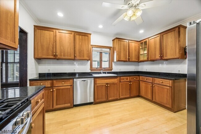 Foto del edificio - 44 Walnut Crescent