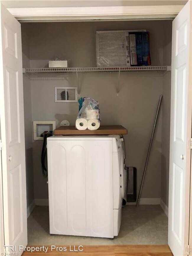 Foto del edificio - 3 br, 2 bath House - 614 3 Oaks Drive