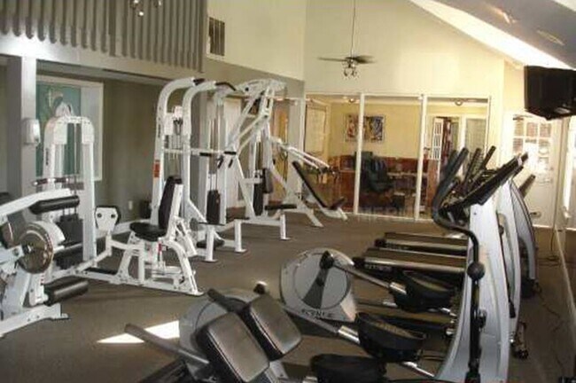 Foto del edificio - 4606 Commander Drive #1126