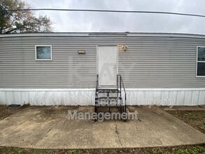 Building Photo - 926 S Railroad Ave