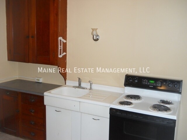 Foto principal - 591 Main St