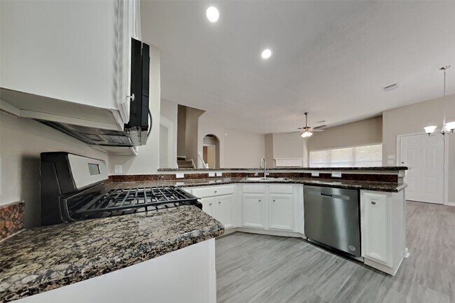 Building Photo - 3123 Candle Cabin Ln