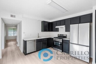 Building Photo - 5067 La Cuenta Dr