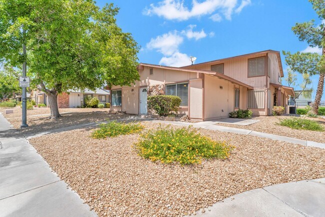 Building Photo - Modernly Updated Retreat Near UNLV & The Las Vegas Strip!