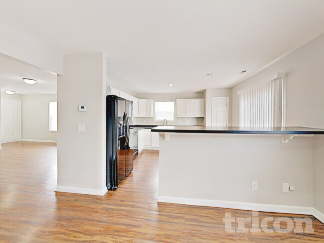 Foto del edificio - 3846 Nuthatcher Dr