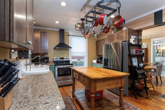 Kitchen - 663 Depot St