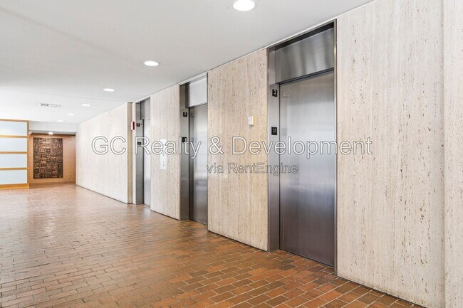 Foto del edificio - 5445 N Sheridan Rd
