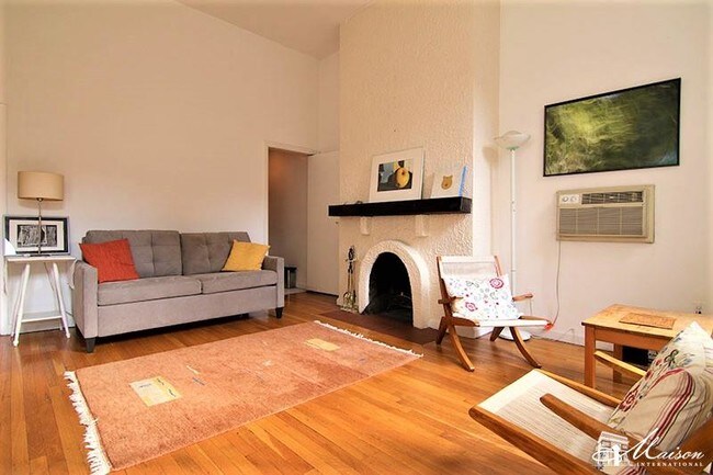 Building Photo - 143 W 95th St