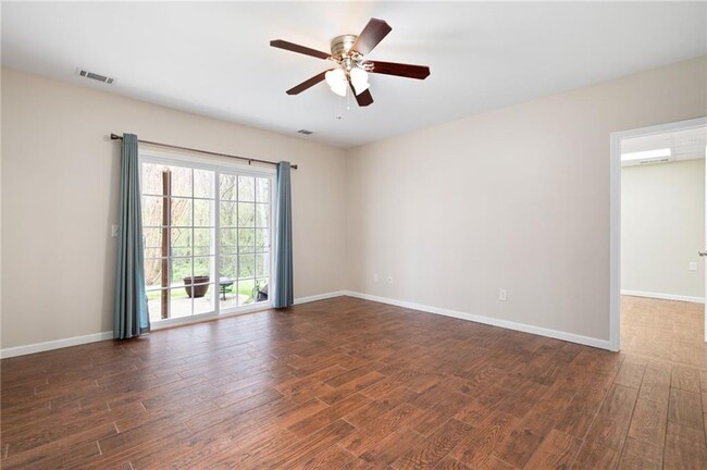 Building Photo - 1083 Soaring Way NE