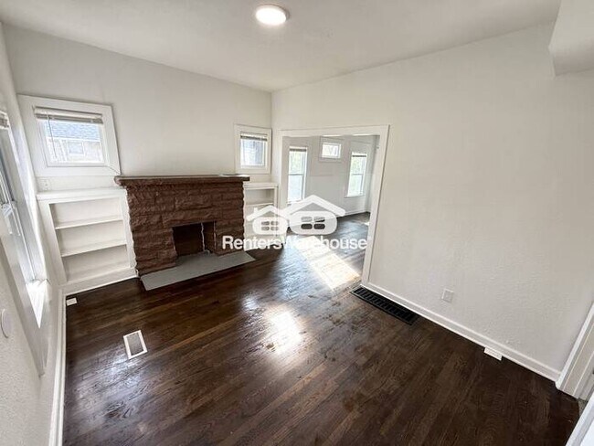 Foto del edificio - Updated 5 Bedroom/ 2.5 Bath Home In KCMO *READY NOW*