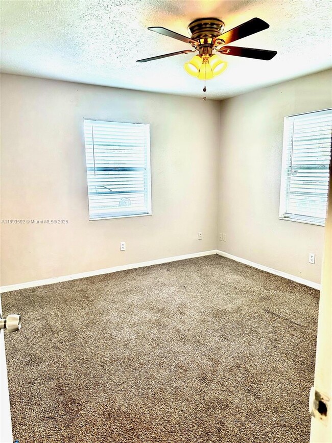 Foto del edificio - 1724 W Chestnut St