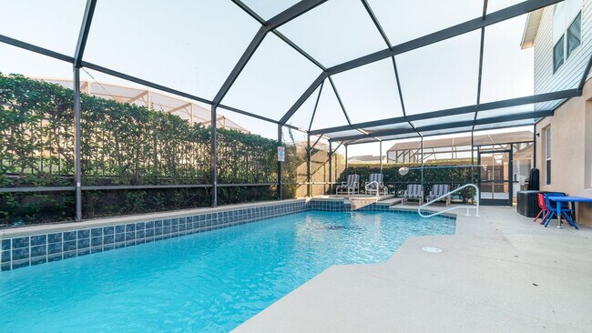 Building Photo - 8136 Sun Palm Dr