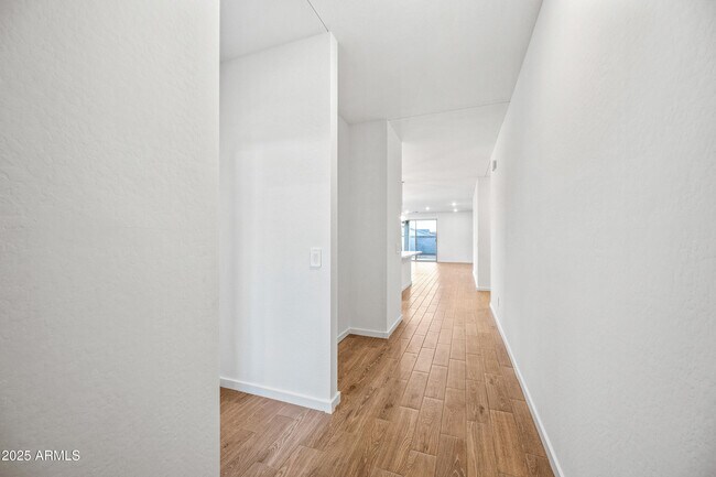 Building Photo - 15825 W Gray Fox Trl