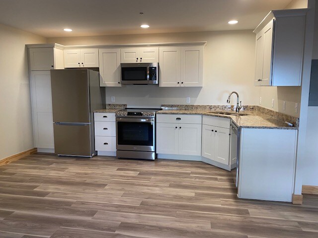 Foto principal - 100 E Barnum St