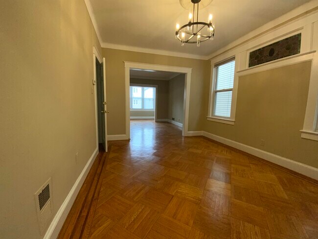 Foto del edificio - 157 W 9th St