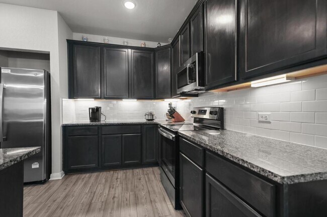 Foto del edificio - 7005 McGregor Lp