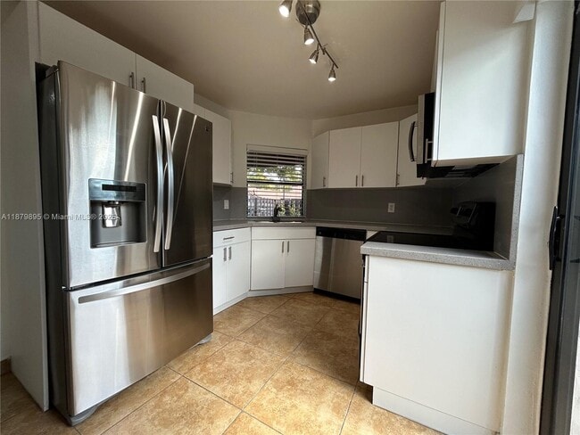 Building Photo - 14985 SW 48th Terrace