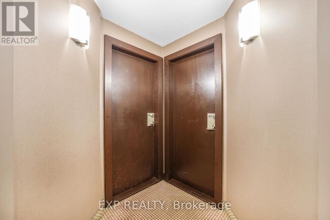 Photo du bâtiment - 7250-7250 Yonge St