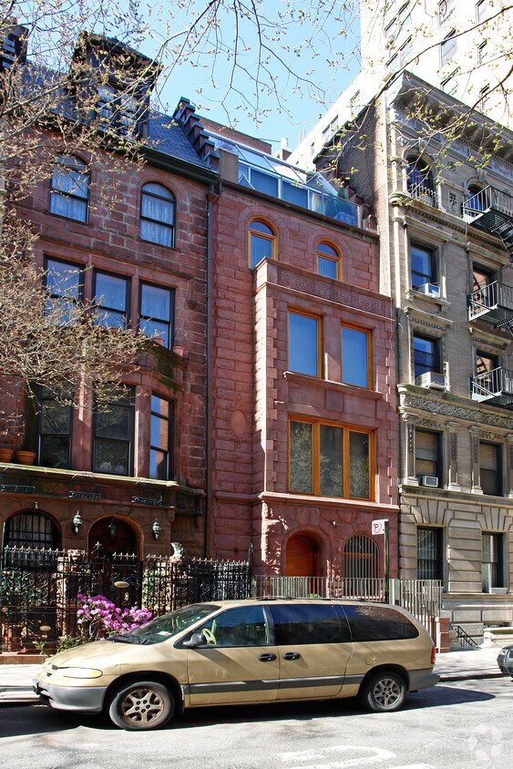 Building Photo - 314 W 82nd St